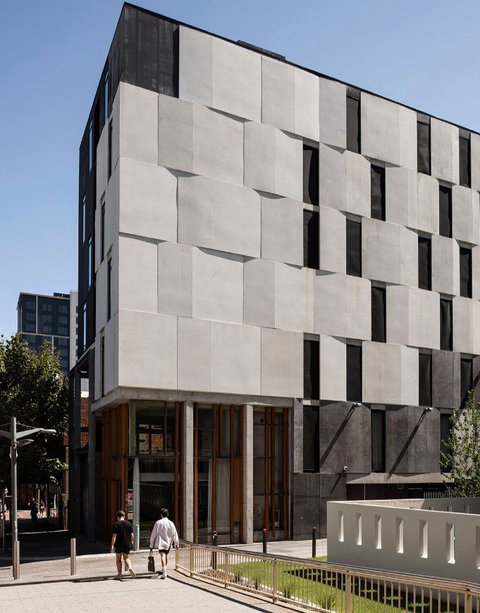 Alex Hotel, Perth - Tourism Guide 0