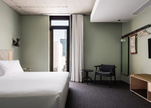 Alex Hotel, Perth - Tourism Guide 6