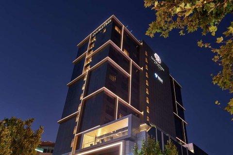DoubleTree by Hilton Perth Northbridge - Tourism Guide 0