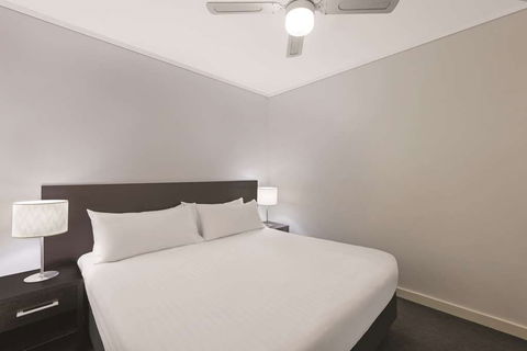 Adina Apartment Hotel Barrack Plaza - Tourism Guide 8