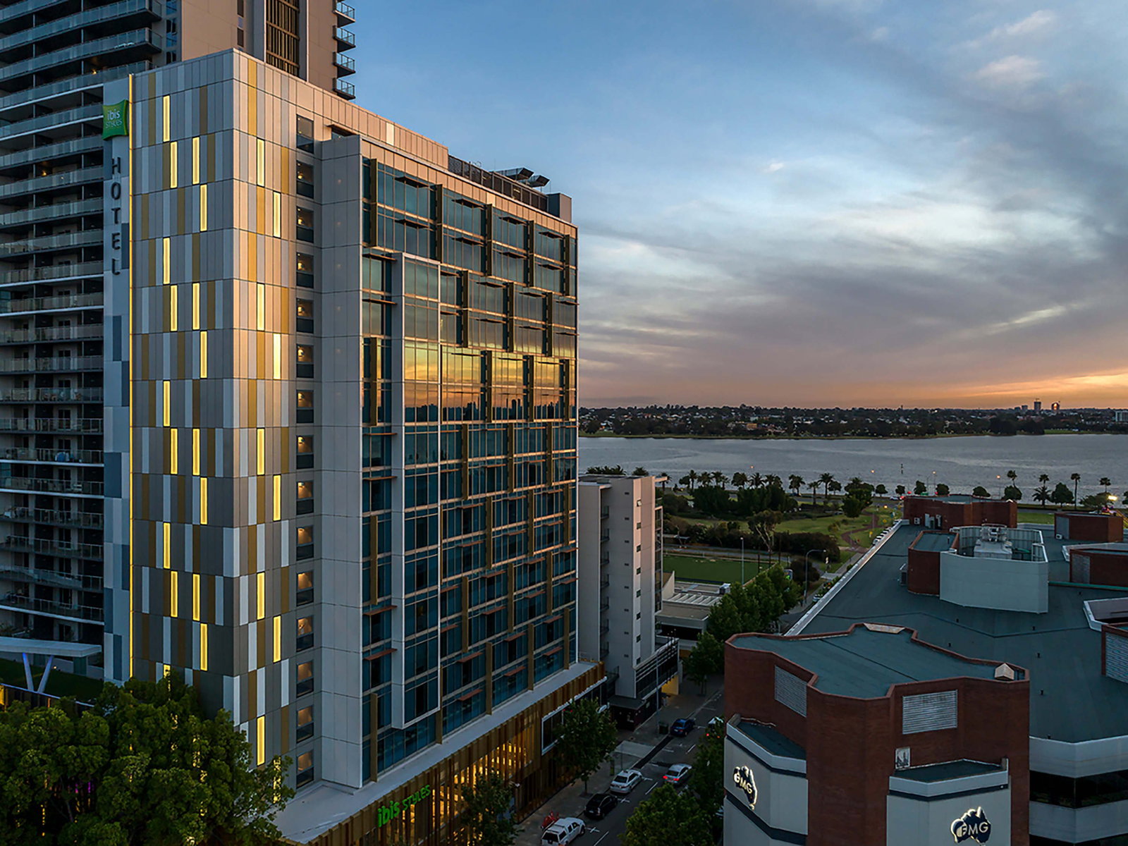 Perth WA Tourism Guide