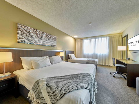 Mercure Perth On Hay - Tourism Guide 1
