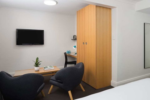 Pensione Hotel Perth - Tourism Guide 9