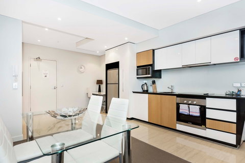 Astra Apartments Perth - Tourism Guide 8