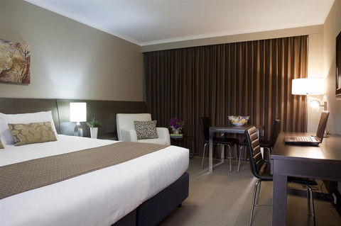 Pavilion On Northbourne - Cruises Travel 3