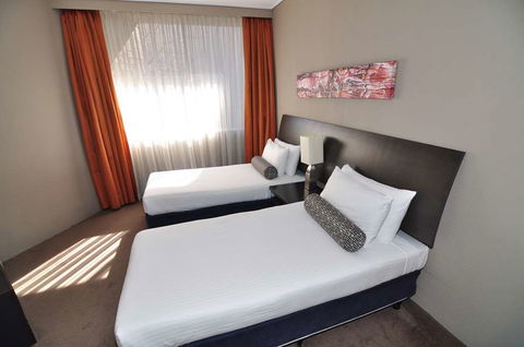 Pavilion On Northbourne - Cruises Travel 7