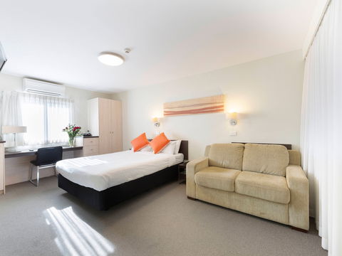 Ibis Styles Canberra Tall Trees - Cruises Travel 3