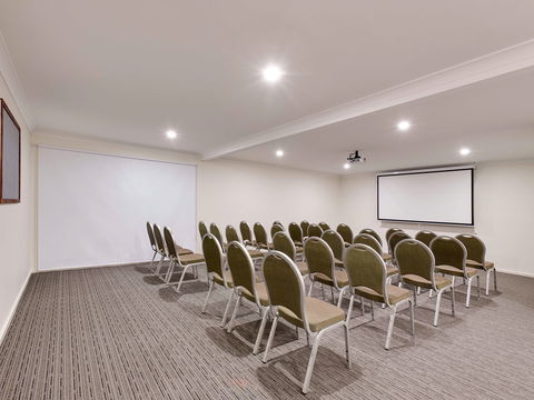 Ibis Styles Canberra Tall Trees - Cruises Travel 8