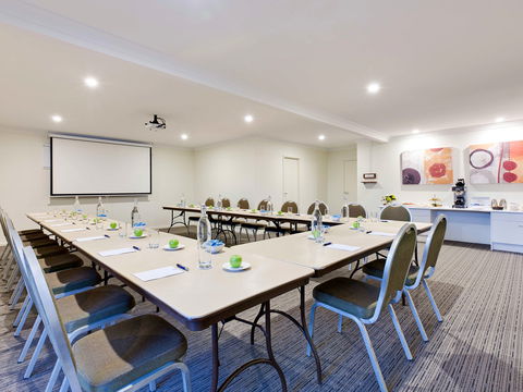 Ibis Styles Canberra Tall Trees - Cruises Travel 10