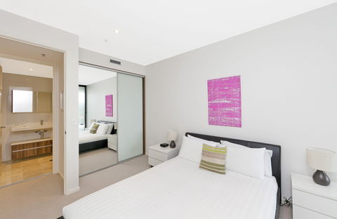Astra Canberra Manhattan - Tourism Guide 4