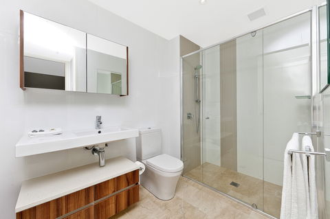 Astra Canberra Manhattan - Tourism Guide 5