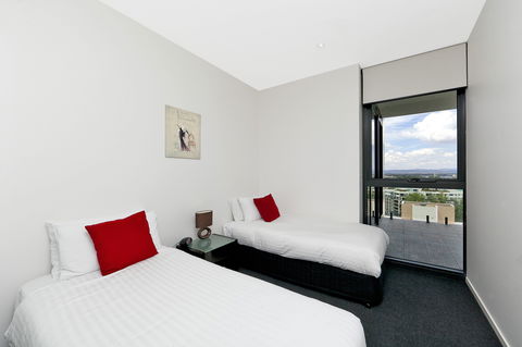 Astra Canberra Manhattan - Tourism Guide 9