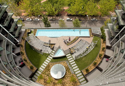 Astra Canberra Manhattan - Tourism Guide 12