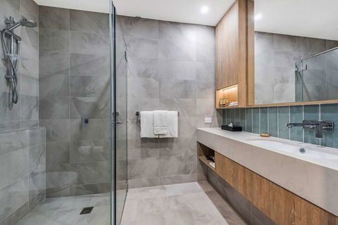 Ingot Hotel Perth, An Ascend Hotel - Cruises Travel 3