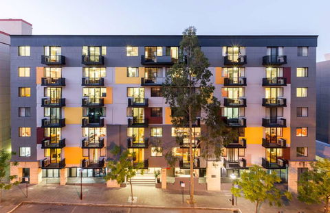 Mont Clare Boutique Apartments - Cruises Travel 2