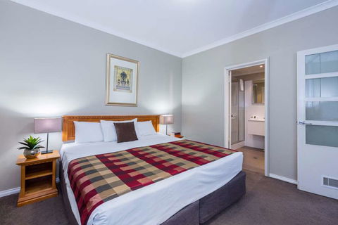 Mont Clare Boutique Apartments - Cruises Travel 6