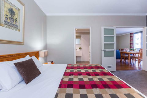 Mont Clare Boutique Apartments - Cruises Travel 7