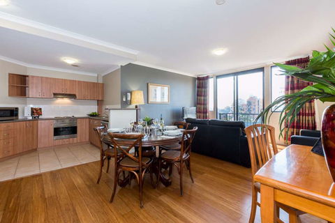 Mont Clare Boutique Apartments - Cruises Travel 10