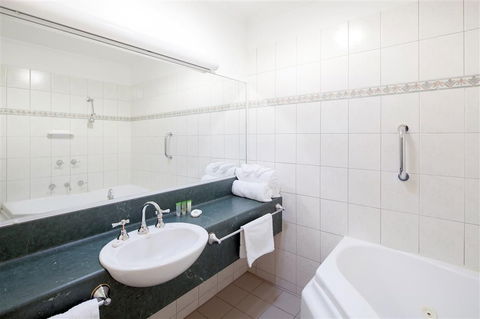 Best Western Crystal Inn - Tourism Guide 10