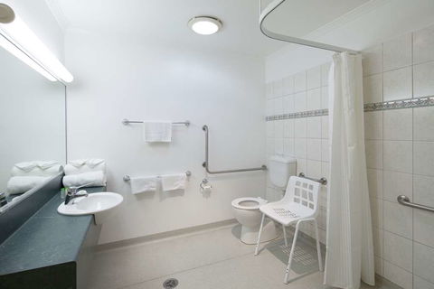 Best Western Crystal Inn - Tourism Guide 12