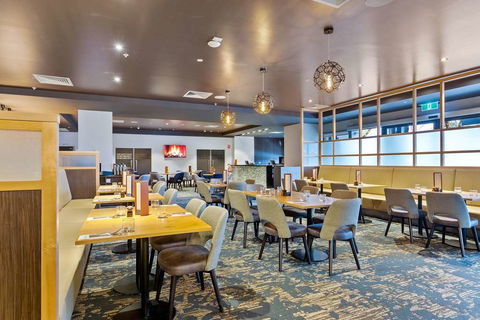 Quality Hotel Lakeside - Cruises Travel 11