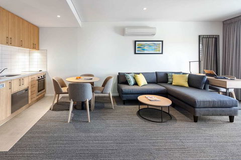 Quality Hotel Lakeside - Cruises Travel 14