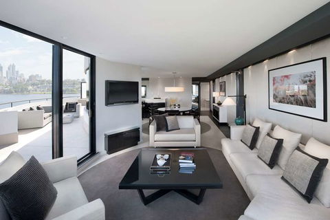 Crown Metropol Perth - Cruises Travel 9