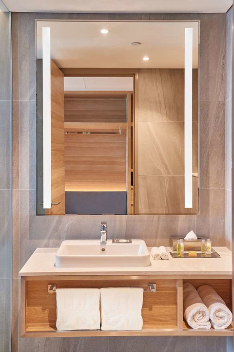 DoubleTree by Hilton Perth Waterfront - Tourism Guide 9