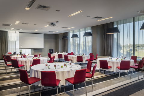 Fraser Suites Perth - Cruises Travel 9