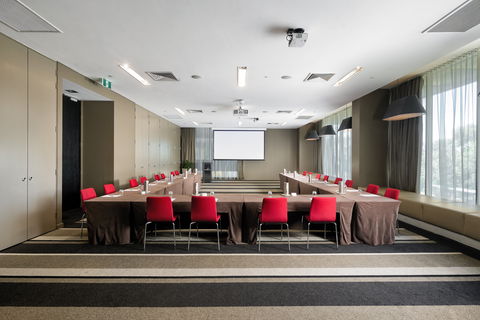 Fraser Suites Perth - Cruises Travel 11