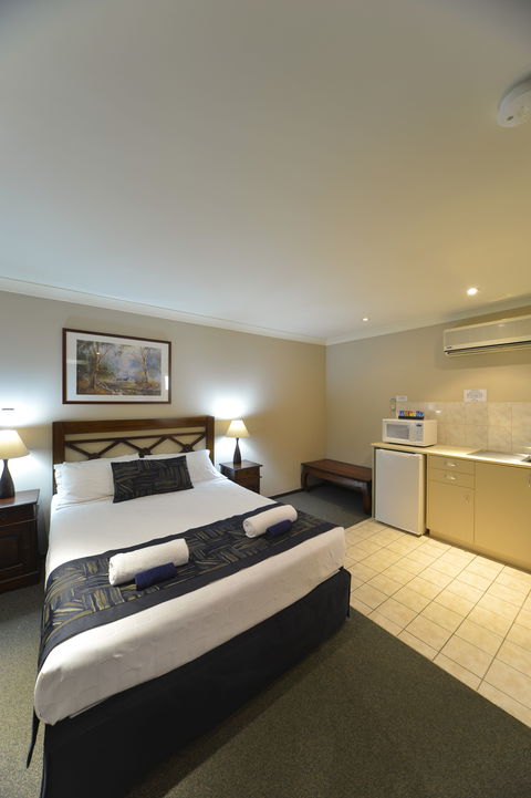 Wattle Grove Motel - Tourism Guide 2