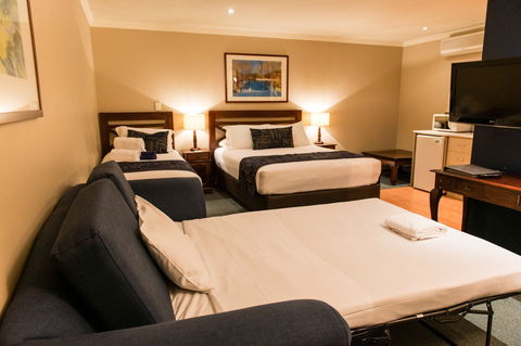 Wattle Grove Motel - Tourism Guide 6