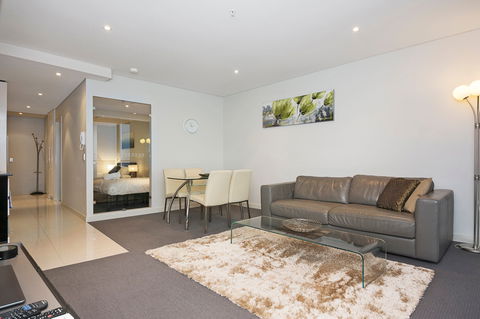Astra Apartments Perth - Tourism Guide 6