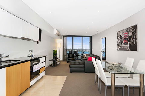 Astra Apartments Perth - Tourism Guide 9