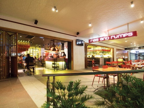 Oaks Grand Gladstone - Tourism Guide 3