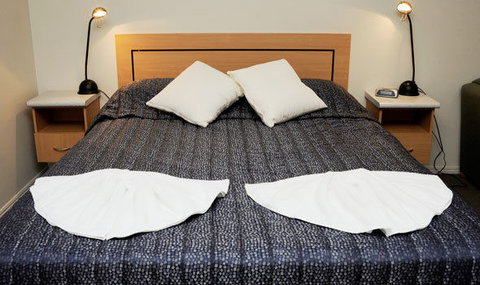 Sun Valley Motel - Travel Agents 2