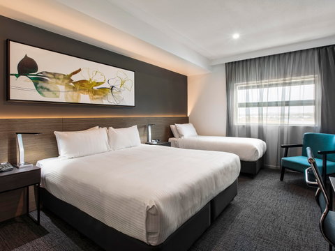 Mercure Sunshine Coast Kawana Waters - Tourism Guide 8