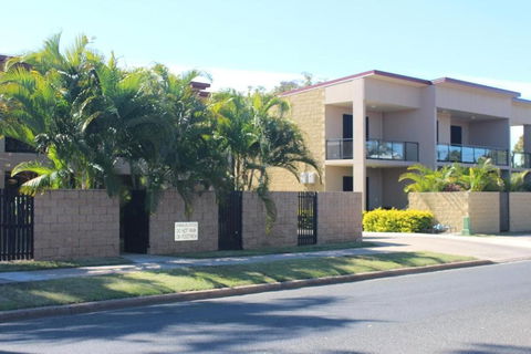 Western Gateway Motel - Cruises Travel 0
