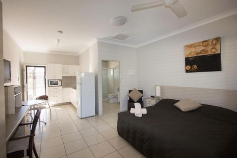 Western Gateway Motel - Cruises Travel 2