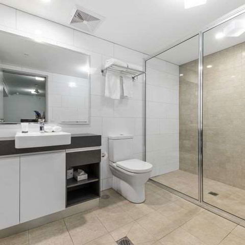 H On Mitchell Apartment Hotel - Cruises Travel 2