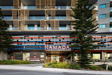 Ramada VetroBlu Scarborough Beach - Cruises Travel 0