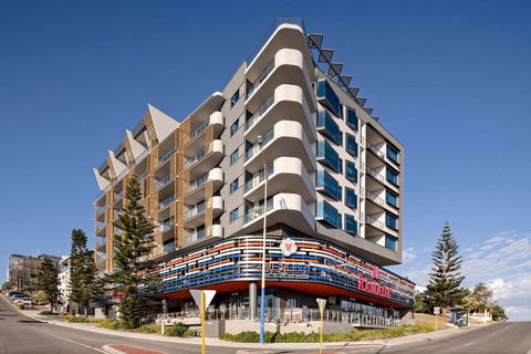 Ramada VetroBlu Scarborough Beach - Cruises Travel 1