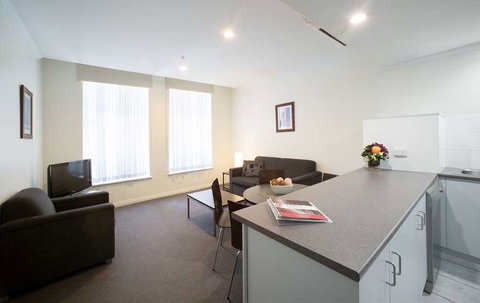 Franklin Central Apartments - Travel Agents 2