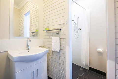 Nightcap at Playford Tavern - Travel Search 1