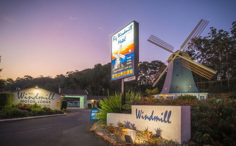 The Big Windmill Motor Lodge - Travel Agents 0