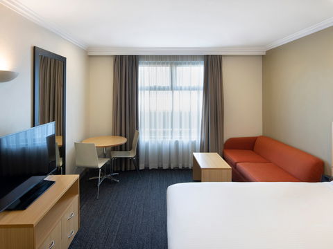 Mercure Sydney Blacktown - Cruises Travel 10