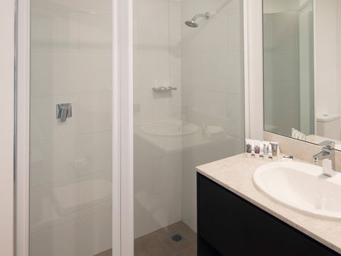 Mercure Sydney Blacktown - Cruises Travel 14