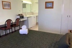 Outback Motel - Tourism Guide 6