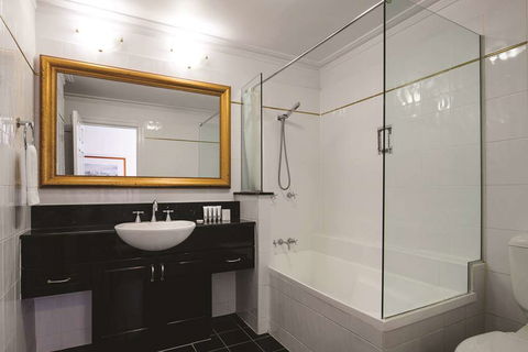 Adina Apartment Hotel Anzac Square - Tourism Guide 6