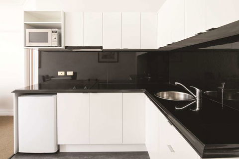 Adina Apartment Hotel Anzac Square - Tourism Guide 8